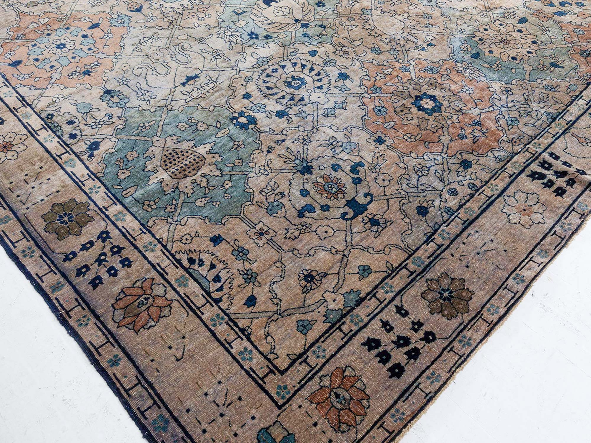 ANTIQUE INDIAN RUG - Image 3
